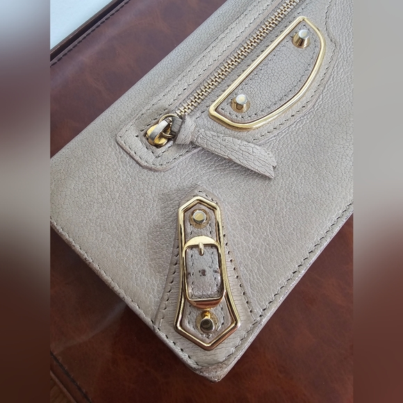 Authentic BALENCIAGA Metallic Edge Long snap wallet. - Picture 5 of 16